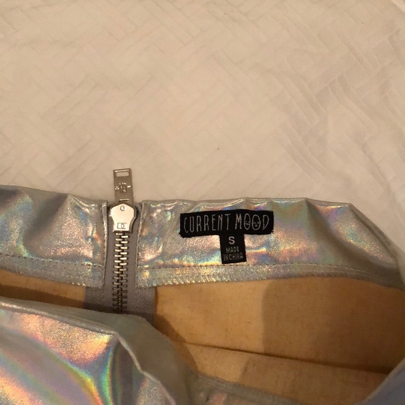 Holographic mini Skirt - Picture 3 of 3